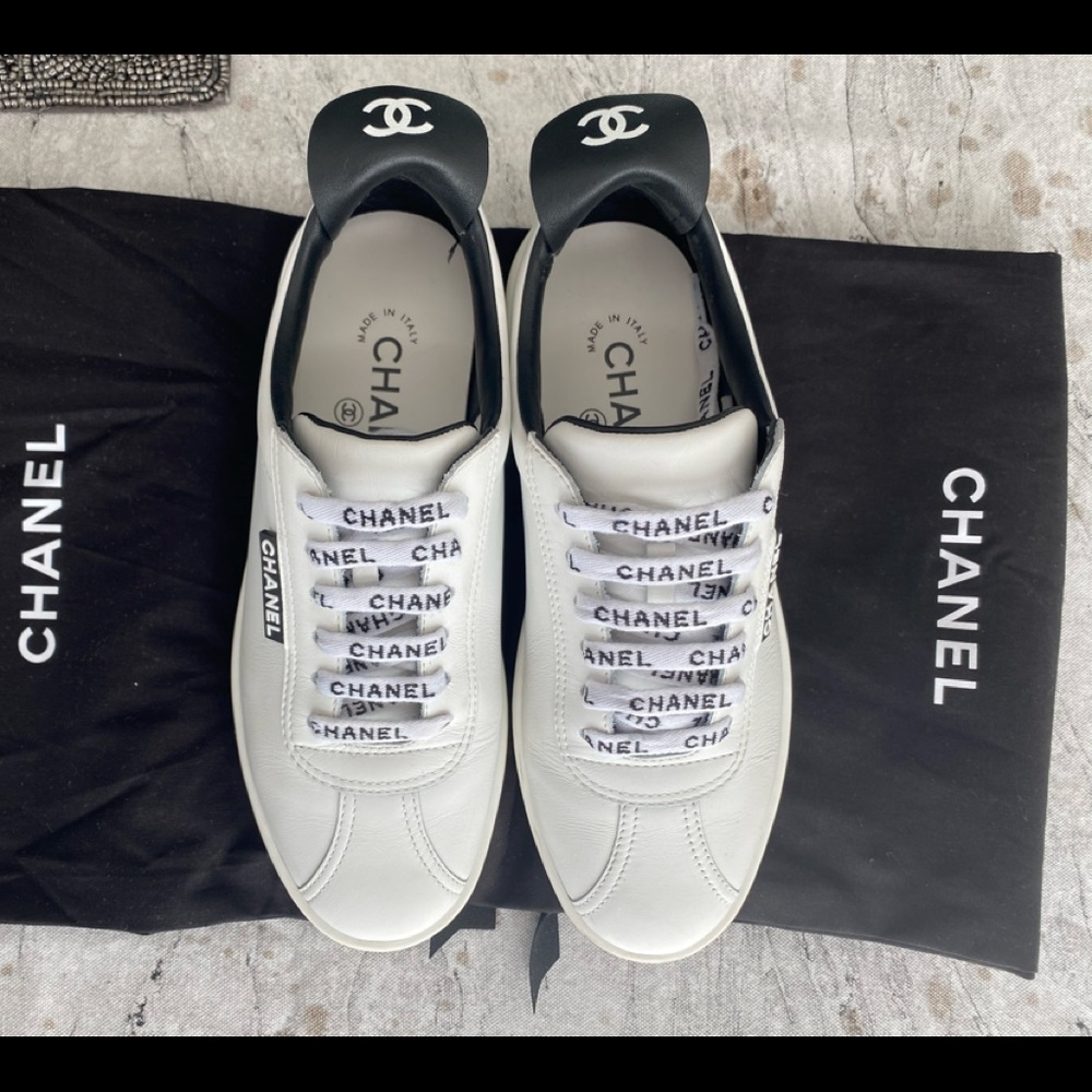 Chanel - Picture 9 of 10